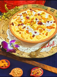 ખોયા રાઈસ ખીર (Khoya Rice Kheer Recipe In Gujarati) રેસીપી મુખ્ય ફોટો