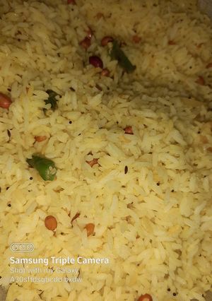 A picture of Lemon rice.