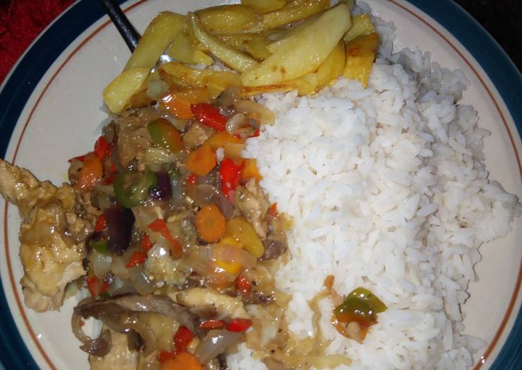 Rice+fried potato&amp; veggies sauce with scramble fish