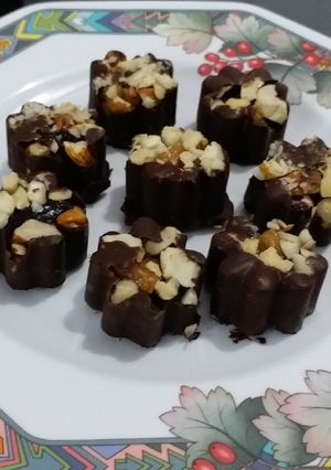 A picture of Dark Chocolate Mixed Dry Fruit Bites.