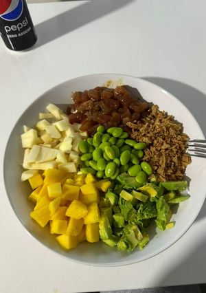 Una foto de Poke de atún
