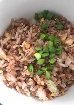 Una foto de Arroz chino frito con huevo