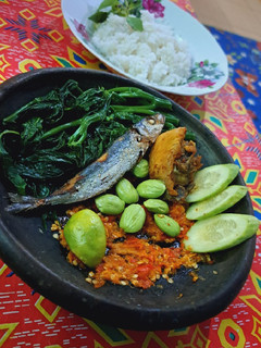 Foto resep Lalapan sambel bawang jeruk nipis