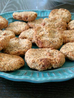 A picture of High fiber oats and yogurt cookies.