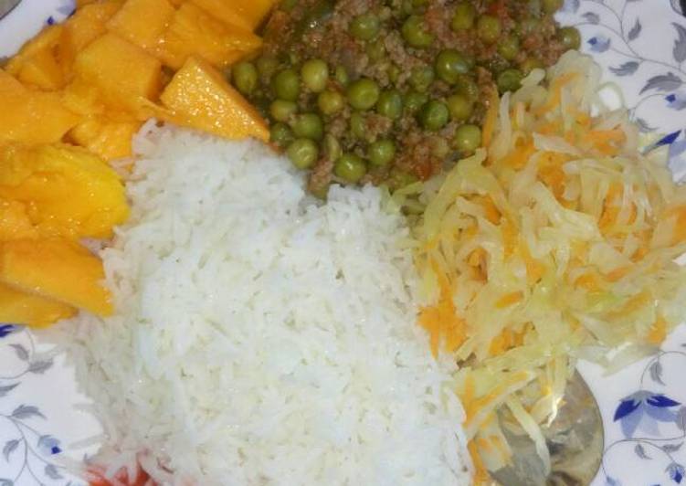 Steps to Make Quick Boiled rice with minced meat, peas and steamed cabbage