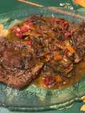 Côtes de porc aux poivrons, coriandre, ail fumé et épices cajun
