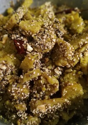 વઘારેલા મુઠીયા (Vagharela Muthiya Recipe in Gujarati) રેસીપી મુખ્ય ફોટો