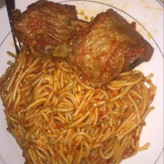 A picture of Stewed spaghetti with turkey.
