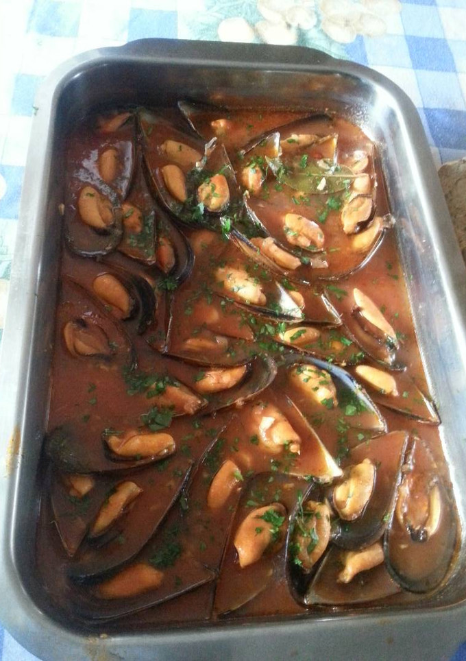 Una foto de Mejillones en salsa de tomate picante