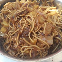 A picture of Noodles.