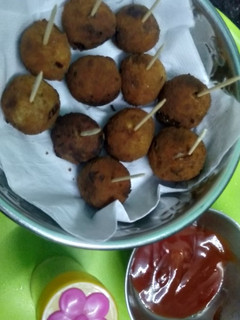 உருளைக்கிழங்கு லாலிபாப் செய்முறை முக்கிய புகைப்படம்