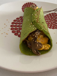 Una foto de Crepes de espinaca con huevo