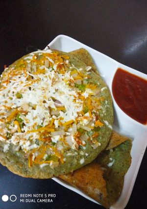 A picture of Paneer stuffed chilla paneer.