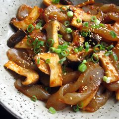 Gochujang Konnyaku (Konjac) & King Oyster Mushrooms A picture of Gochujang Konnyaku (Konjac) & King Oyster Mushrooms.
