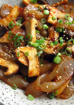 A picture of Gochujang Konnyaku (Konjac) & King Oyster Mushrooms.