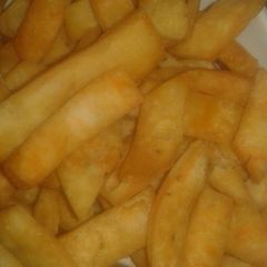 A picture of Namak pare colourful.
