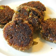 A picture of Mixed Vegetable Cutlets.