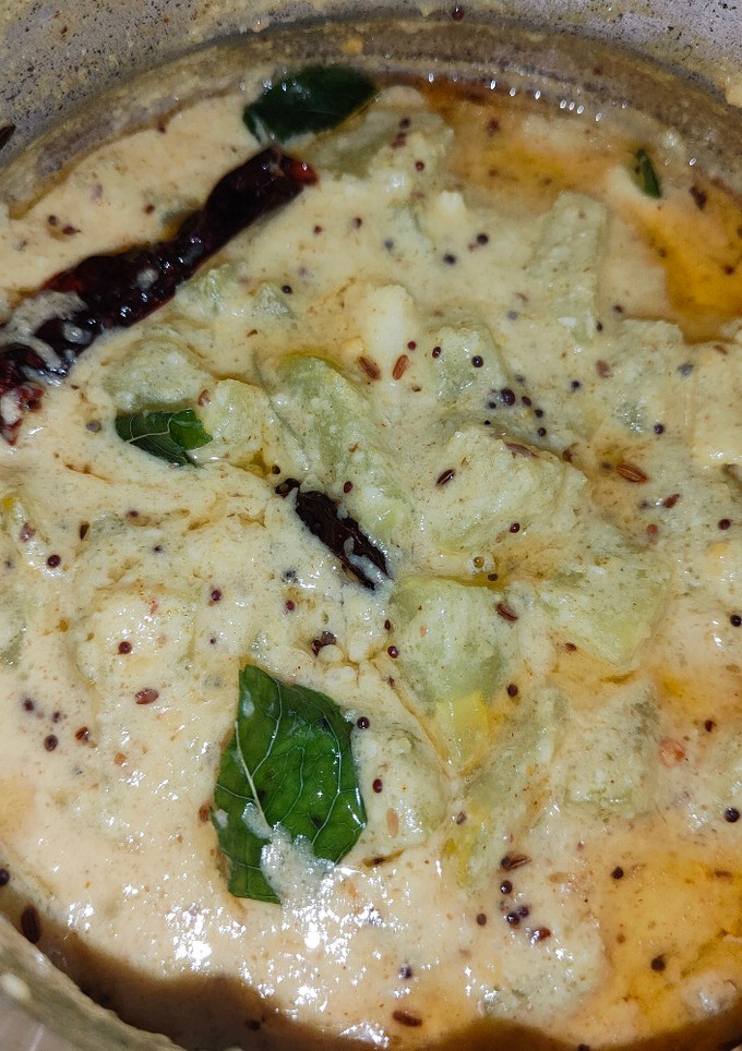 மேரக்காய் தயிர் கூட்டு(chow chow curd koottu recipe in tamil) செய்முறை முக்கிய புகைப்படம்