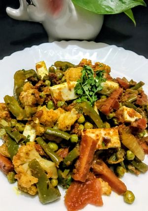 वेजिटेबल जालफ्रेजी रेसिपी मुख्य फोटो