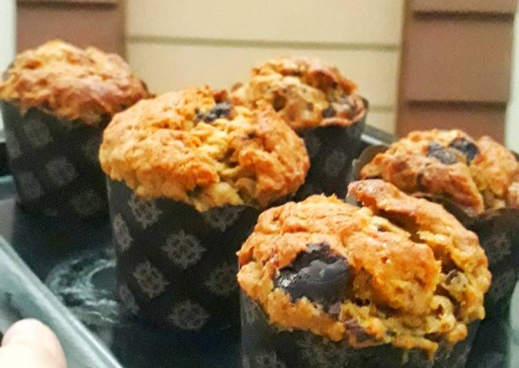 Bagaimana Menyiapkan Banana Muffin with Dark Chocolate &amp; Raisin, Lezat Sekali