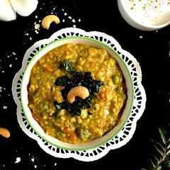 A picture of Oats Bisi Bele Baath.
