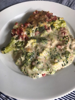 Una foto de Brocoli gratinada con bechamel y jamón light