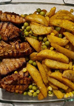 عکسی از دستور مرغ گریل با طعم باربیکیو با سیب زمینی تنوری