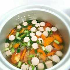 A picture of Sup magicom / rice cooker tanpa tumis bawang ala anak kos.