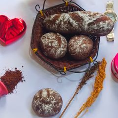 A picture of Japanese milk chocolate bread 🍞🍞🇯🇵.