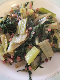 Una foto de Acelgas salteadas con salsa tartufata