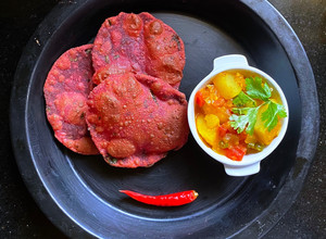 A picture of Beetroot Poori aur Sabji.