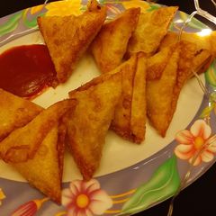 Bbq chicken samosas A picture of Bbq chicken samosas.