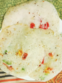 चावल के आटे के उत्तपम (chawal ke atte ka uttapam recipe in Hindi) रेसिपी मुख्य फोटो