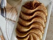 Una foto di torta fredda con banane