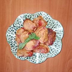 A picture of Tomato pakoras 🍅.