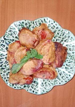 A picture of Tomato pakoras 🍅.
