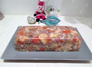 Foto principal de Terrina de mezclas de carnes en gelatina naturalpara la Nochebuena