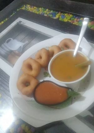 A picture of Rice mendu Vada.