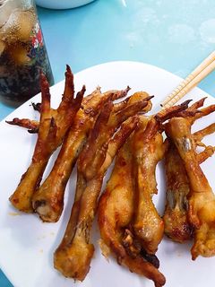 Hình của món Chân gà nướng.