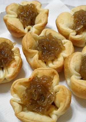 Una foto de Canastitas de membrillo y dulce de alcayota