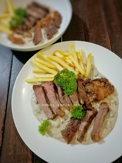 Foto resep Sirloin Steak with mushroom sauce