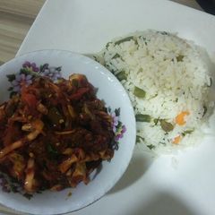 A picture of Onion/cabbage sauce.