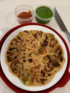 આલુ પરોઠા (Aloo Paratha Recipe In Gujarati) રેસીપી મુખ્ય ફોટો