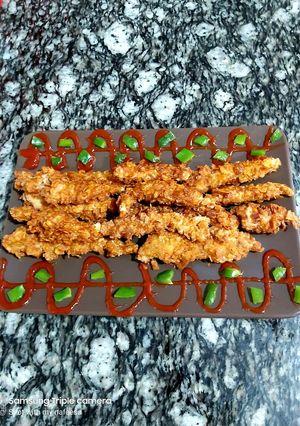 A picture of Chicken fingers.