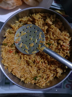 તવા પુલાવ (Tava Pulao Recipe In Gujarati) રેસીપી મુખ્ય ફોટો