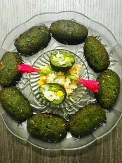 પાલક એન્ડ ચીઝ બ્રેડ રોલ્સ રેસીપી મુખ્ય ફોટો