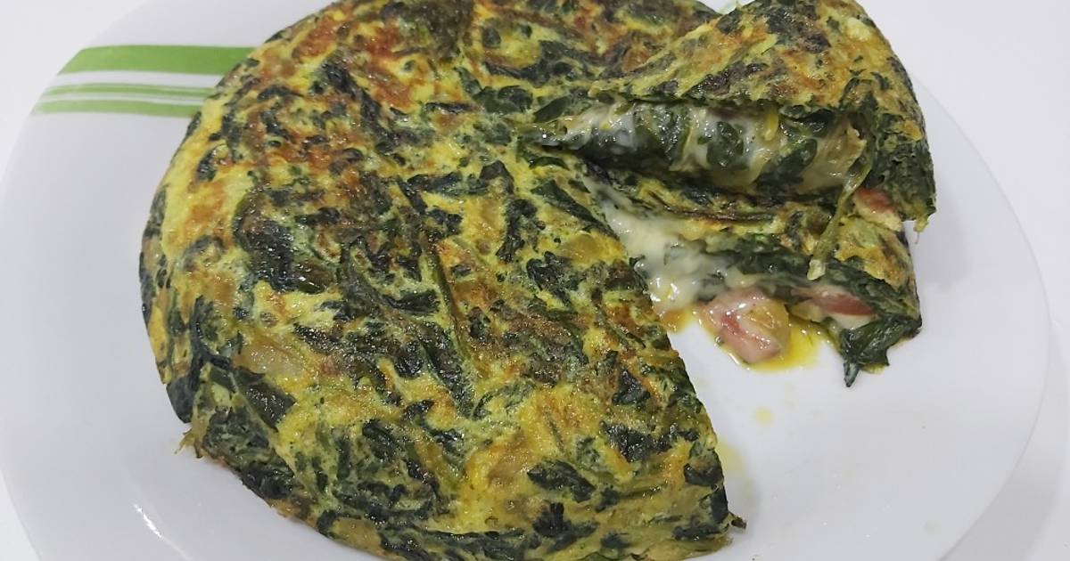 Tortilla de espinacas, rellena de tomate natural y queso Receta de Tere