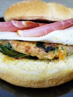 Una foto de Hamburguesa casera trufada de verduras