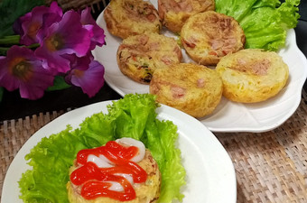 Bagaimana Menyiapkan Omelet Bihun Wortel Sosis yang Enak