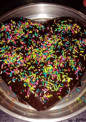चॉकलेट सूजी केक (chocolate sooji cake recipe in Hindi) रेसिपी मुख्य फोटो